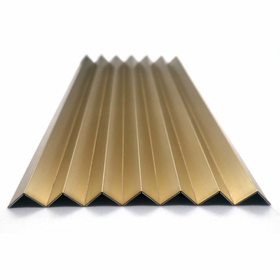 Zr النحاس اللون الفولاذ المقاوم للصدأ بلاط تقليم المستمر 90 درجة مثلث