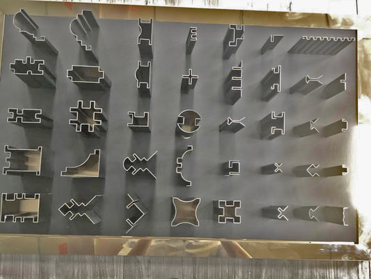 سعر جيد 0.8 مم 2.0 مم شرائط تقليم من الفولاذ المقاوم للصدأ طلاء PVD متعدد الأشكال باللون الذهبي الوردي والأسود والفضي المصقول الانترنت