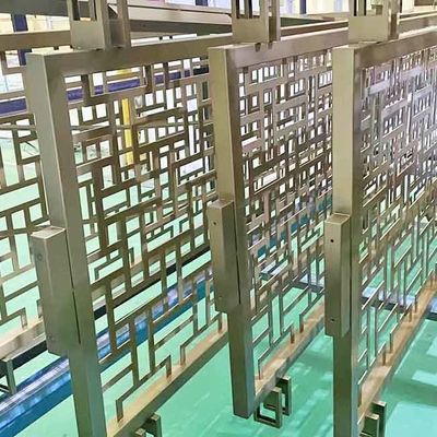 سعر جيد 800 مللي متر الفولاذ المقاوم للصدأ شاشة تقسيم الغرفة مقسمة انزلاق الباب الأسود عبر شعري نقش النحاس النقش الانترنت