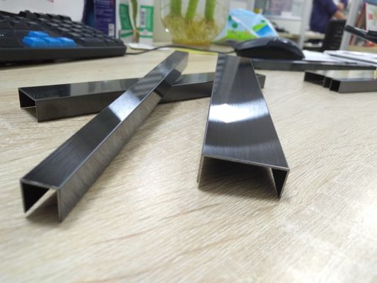 سعر جيد الذهب U شكل الفولاذ المقاوم للصدأ حلقات التجميل غطاء الحمام القديم الانترنت