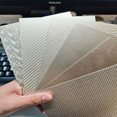 سعر جيد 4*8ft 0.8mm 1mm 1.2mm 1.5mm سمك الحائط الزخرفة السطح المنقوش ورقة الفولاذ المقاوم للصدأ الانترنت