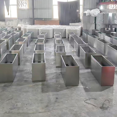 OUTDOOR DURABLE METAL FLOWER POT COMMERCIAL GRADE LARGE METAL PLANTER BOX FOR CAFE AND RESTAURANT