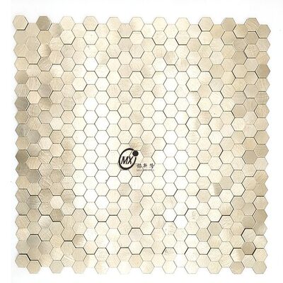 تصدير الحد الأدنى للطلب 10 متر مربع من الفسيفساء المعدنية المصنوعة من الألومنيوم والسيراميك 201 304 لتزيين جدران المنازل والنوادي والحانات Ktv