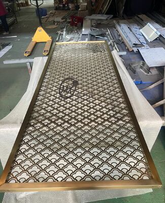 سعر جيد تصميم رفيع الحاجز الفولاذ المقاوم للصدأ شاشة الحائط مع PVD طلاء التيتانيوم والمرآة 8k البولندية لقسمة الفضاء الزخرفي الانترنت