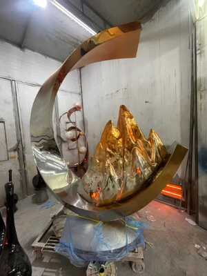 سعر جيد 201 304 316L حجم مخصص منحوتة الفولاذ المقاوم للصدأ تمثال تجريدي معدني شخصي لحديقة الفيلا الانترنت