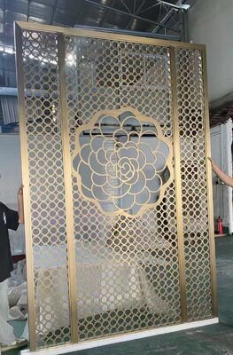 سعر جيد Classical Stainless Steel Partition with Floral & Leaf Motif الانترنت