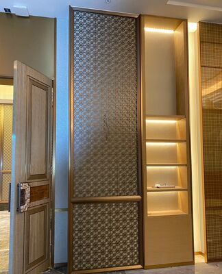 سعر جيد Romantic Style Stainless Steel Room Divider for Hotel Lobby الانترنت